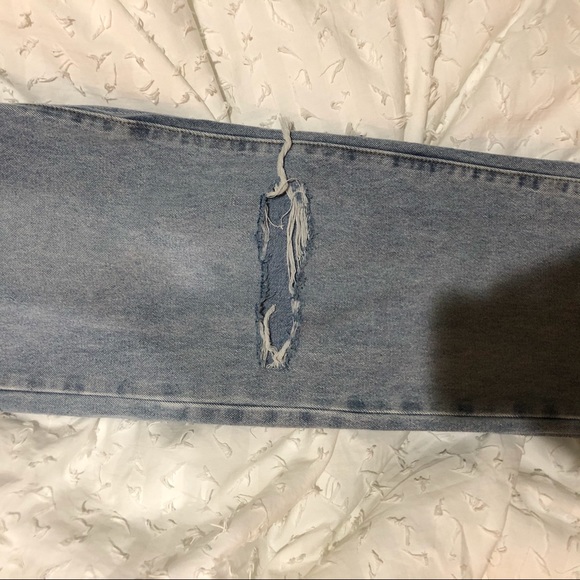 MOM JEANS LIGHT WASH - Picture 5 of 6